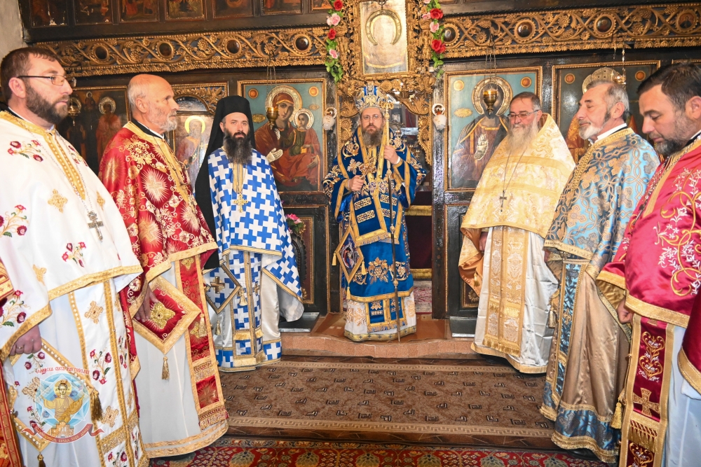 Βουλγαρία: Πανηγυρική Θεία Λειτουργία στον Ιερό Ναό Αγίου Νικολάου του Ρέσυλοβο