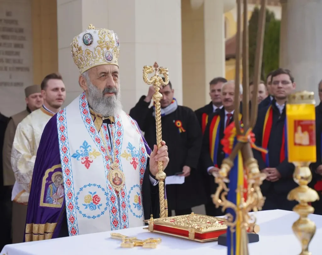 Arhiepiscopul Alba Iuliei, de Ziua Națională: Să trăiţi după voia lui Dumnezeu, ca să vă bucuraţi de ajutorul Său