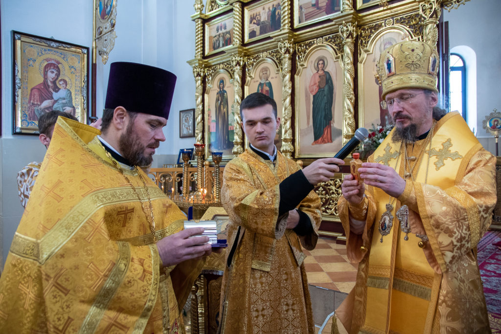 Патриарший экзарх всея Беларуси возглавил престольные торжества в храме в честь святителя Николая Чудотворца города Березино Минской области