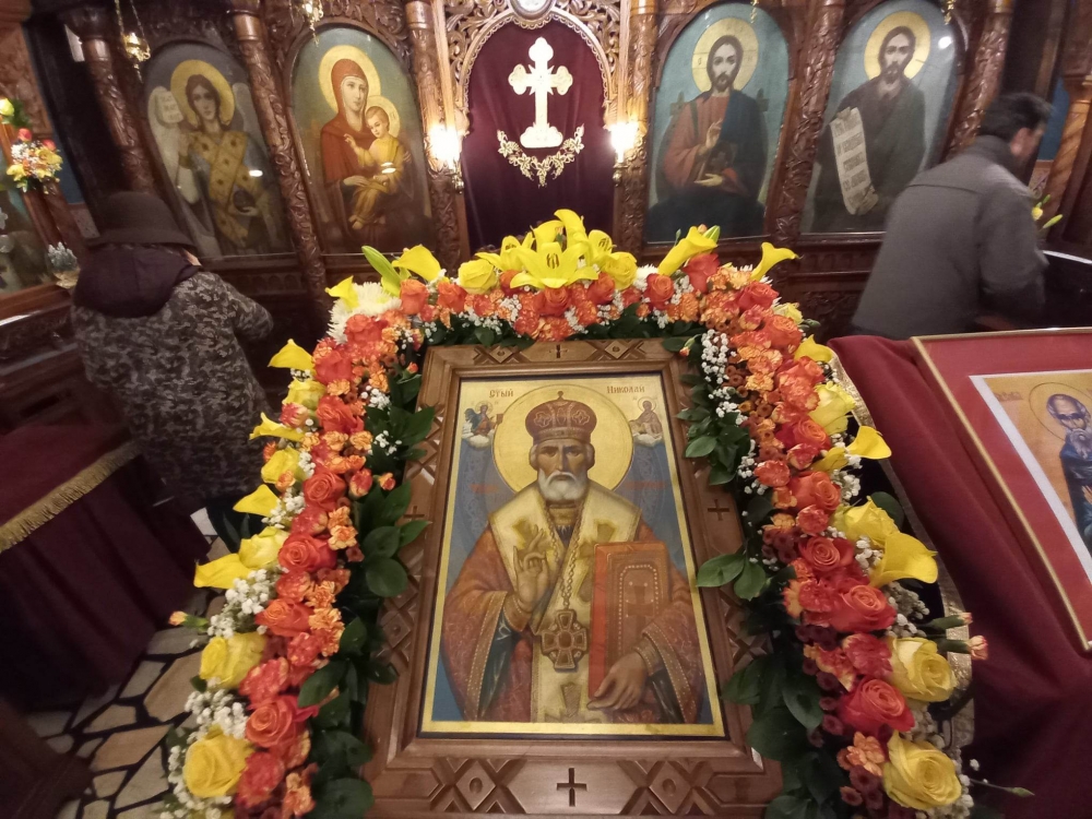 Празнична вечерня в митрополитския храм “Св. Николай Чудотворец”