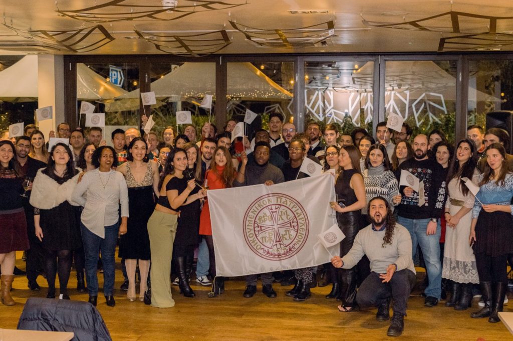 «Καλά Χριστούγεννα από το Λονδίνο, Παναγιώτατε!»