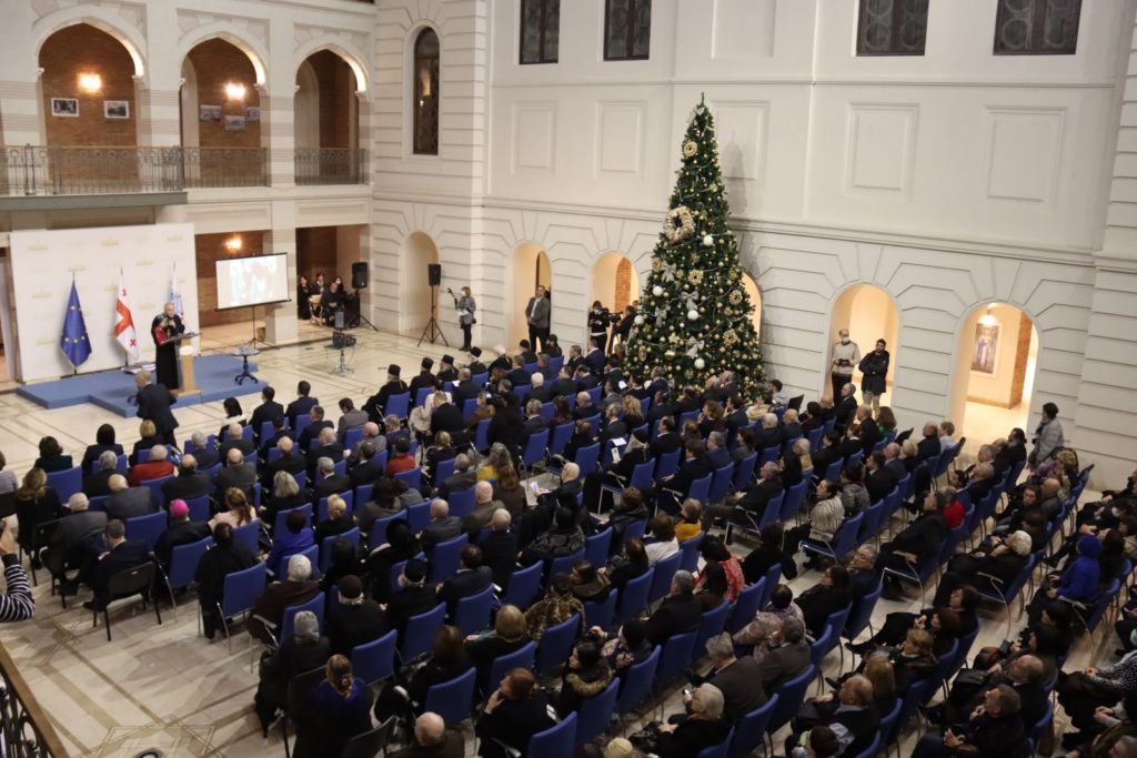 სრულიად საქართველოს კათოლიკოს-პატრიარქ ილია II-ისადმი მიძღვნილი საზეიმო ღონისძიება დედაქალაქის საკრებულოში