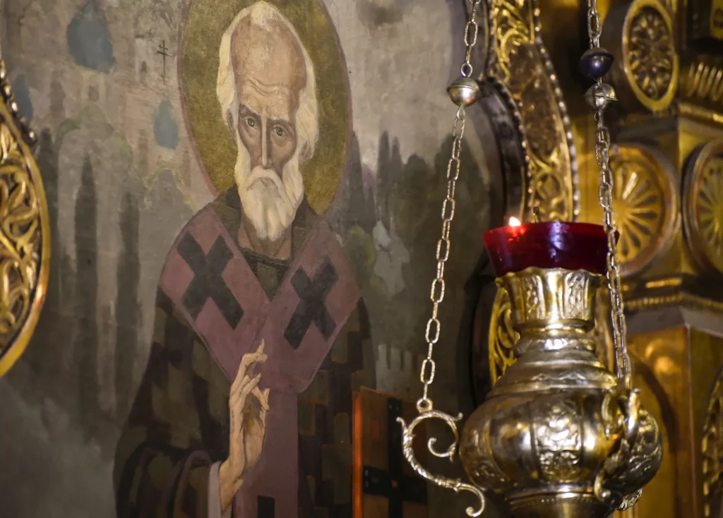 Peste 800.000 de români îşi serbează onomastica de Sfântul Nicolae