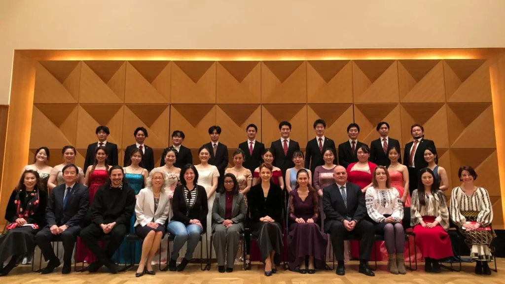 Spectacol unic la Tokyo: Muzicieni japonezi au cântat colinde românești
