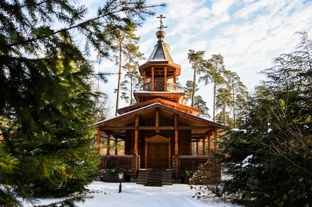 В день памяти благоверного князя Александра Невского Святейший Патриарх Кирилл совершил Литургию в Александро-Невском скиту