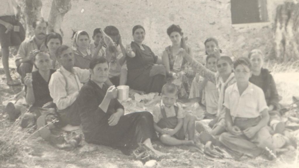 «Μπουλουγούρι»: Το έθιμο στον Αγ. Νικόλαο Περαχώρας (ΦΩΤΟ)