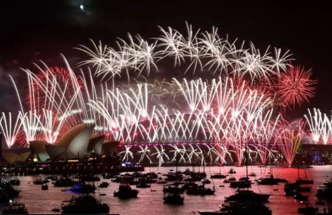 Ο πλανήτης υποδέχεται το 2023 – Η πρώτη Πρωτοχρονιά χωρίς περιορισμούς