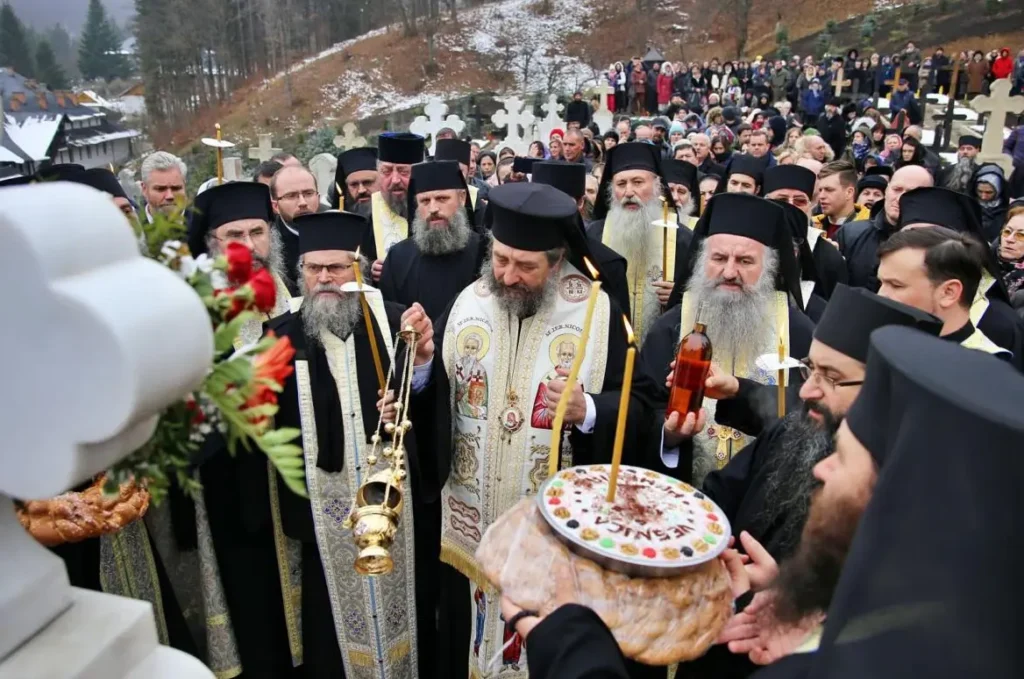 Οι πατέρες Cleopa Ilie, Ioanichie Bălan και Paisie Olaru τελέστηκαν στη Μονή Sihăstria