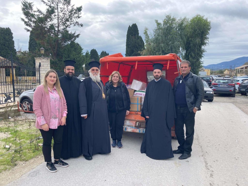 Προσφορά τροφίμων στο Κοινωνικό Παντοπωλείο της Μητροπόλεως Κερκύρας