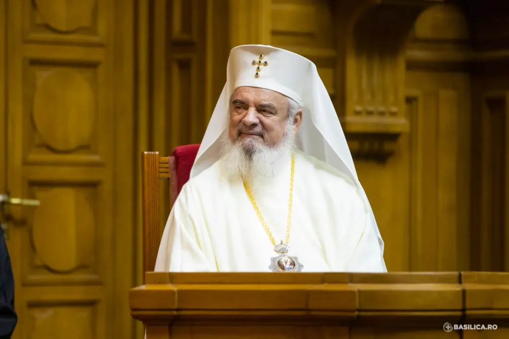 Patriarhul Daniel: Pe Sfântul Nicolae milostenia discretă l-a făcut popular / Moș Crăciun reprezintă bunătatea lui Dumnezeu