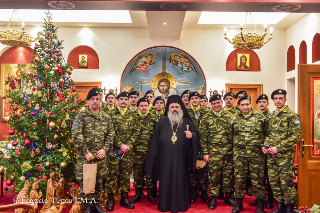 Ο Λαγκαδά Πλάτωνας άκουσε τα κάλαντα από μικρούς και μεγάλους (ΦΩΤΟ)