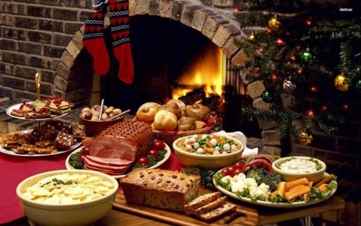Χριστούγεννα στη Ρούμελη με κάλαντα και τσιγαρίθρες, λουκάνικα, μπουμπάρια, χριστόψωμα