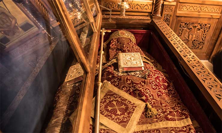 Ινέπολη Νέας Ιωνίας: Το άφθαρτο σκήνωμα του Αγίου Ελευθερίου που μετέφεραν οι πρόσφυγες το 1923 και ο εορτασμός σε ένα έτος μνήμης (ΦΩΤΟ+ΒΙΝΤΕΟ)