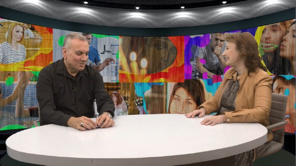 Eκπομπή «Άκου φίλε»: «Οι πρόσφυγες του ’22 στον Πειραιά»