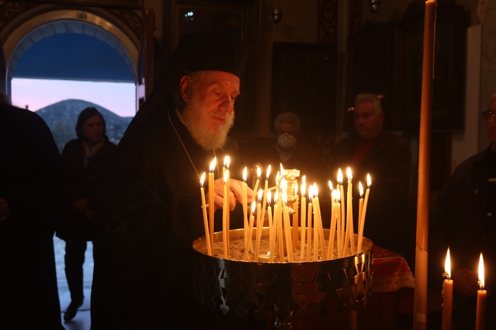 Σύρου Δωρόθεος: Ο Άγιος Ελευθέριος να μας ελευθερώνει από τις κακές σκέψεις