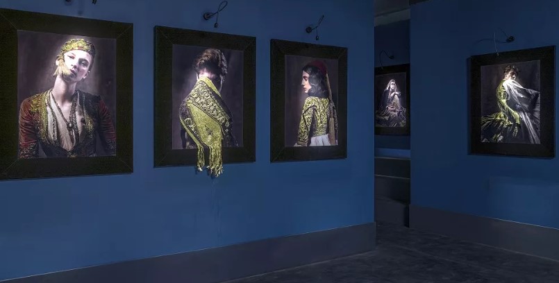 Το Μουσείο της Ακρόπολης παρουσιάζει την ιστορία της Ελλάδας μέσα από τα ενδύματα