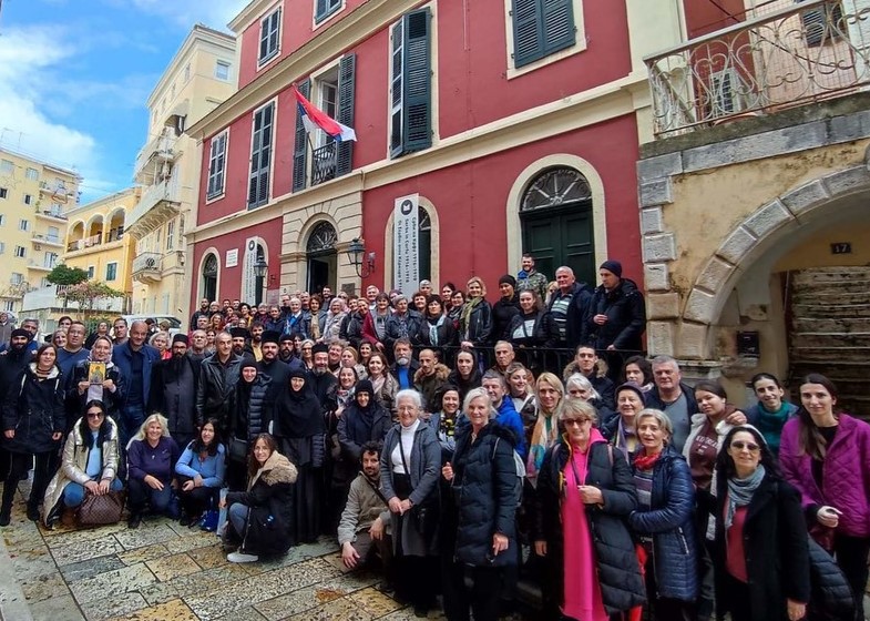 120 πιστοί από το Μαυροβούνιο προσκύνησαν τον Άγιο Σπυρίδωνα στην Κέρκυρα