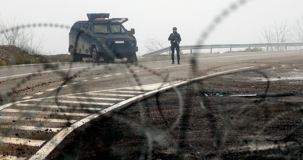 Κοσσυφοπέδιο: Αποσύρθηκαν τα οδοφράγματα, αποκλιμακώνεται η ένταση