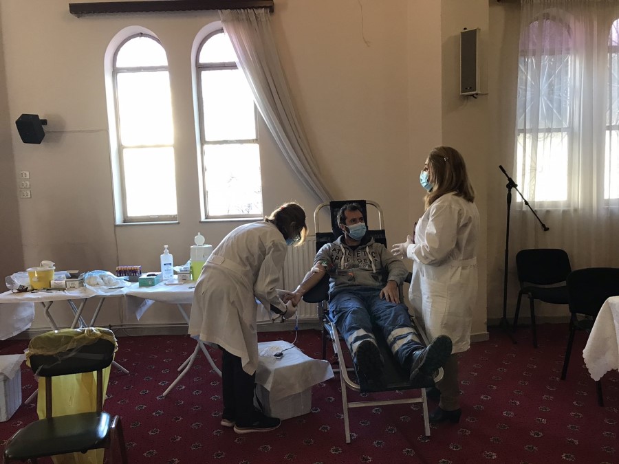 Ικανοποιητική η προσέλευση στην αιμοδοσία της Μητρόπολης Θεσσαλιώτιδος