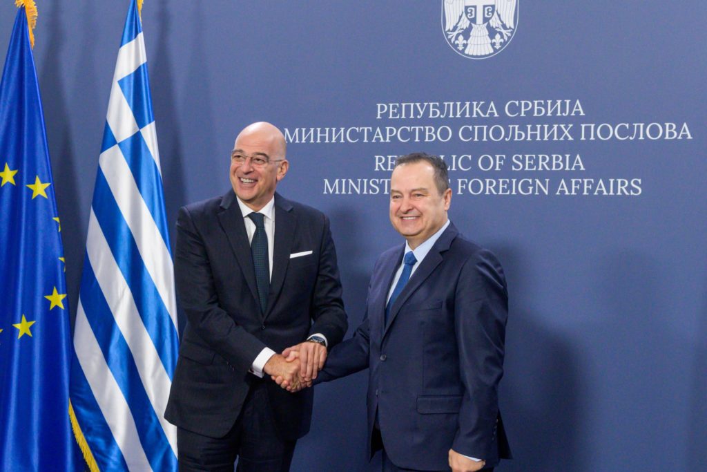 Η επίσκεψη Δένδια στο Βελιγράδι, ο Άγιος Νικόλαος και η υπόσχεση για τον Άγιο Γεώργιο