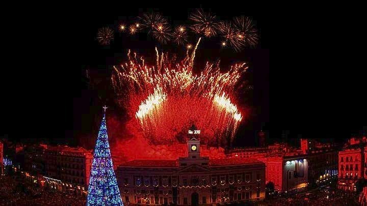 Οκτώ δισεκατομμύρια κάτοικοι της Γης ετοιμάζονται να υποδεχθούν το 2023