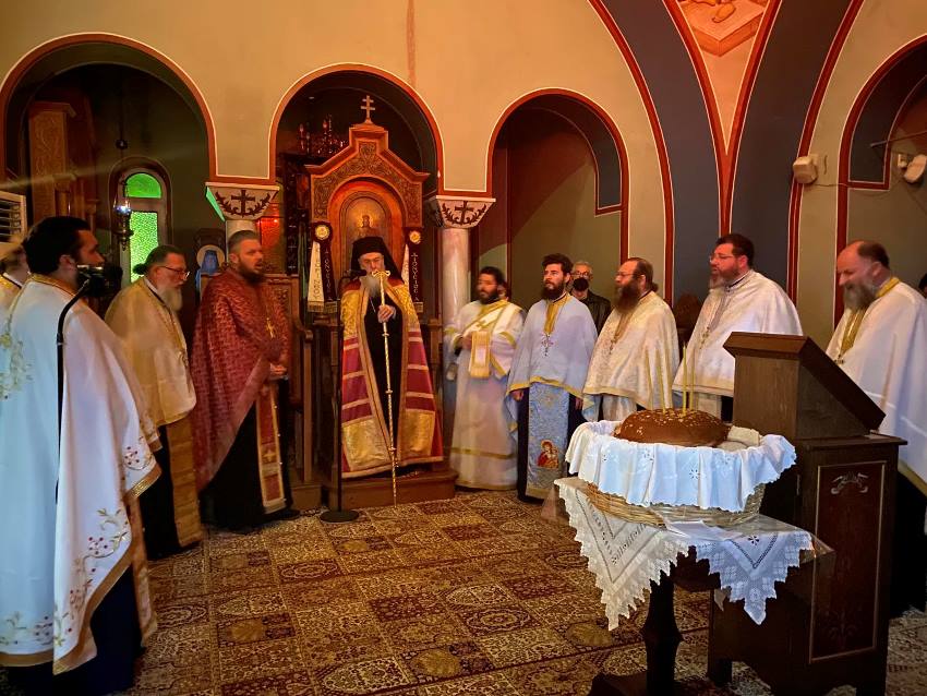 Αγρυπνία για τη Σύναξη της Παναγίας Παραμυθίας στην Αγ. Φωτεινή Κορίνθου