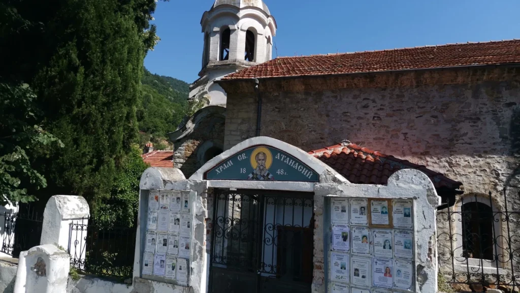 Ремонтират църквата „Св. Атанасий“ в Бачково