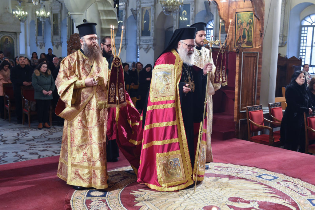 البطريرك يوحنا العاشر في قداس رأس السنة الميلادية