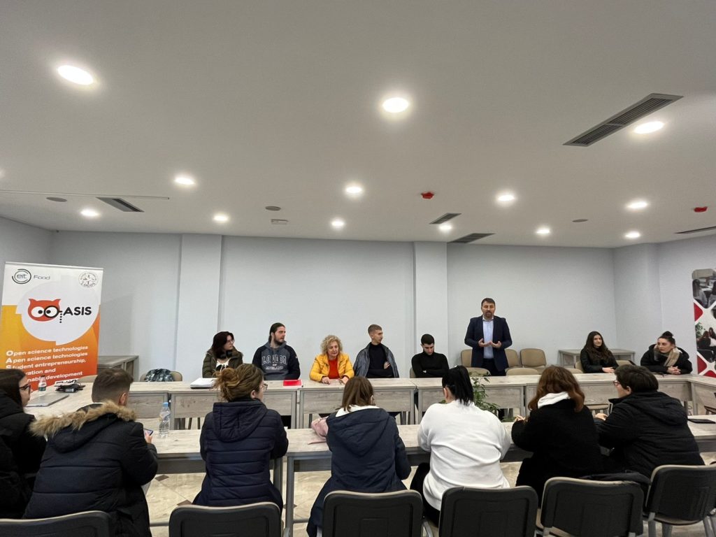 TRAJNIME ME STUDENTE DHE STAF NE KUADER TE PROJEKTIT OASIS