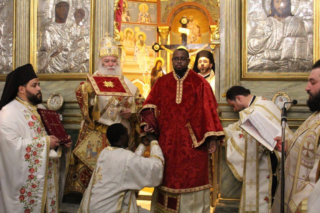 رسامة أسقف نيري وجبل كينيا الجديد