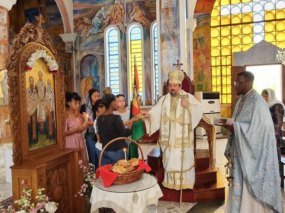 Μαπούτο: Πανηγυρική Θεία Λειτουργία και αρτοκλασία προς τιμήν της εορτής των Τριών Ιεραρχών