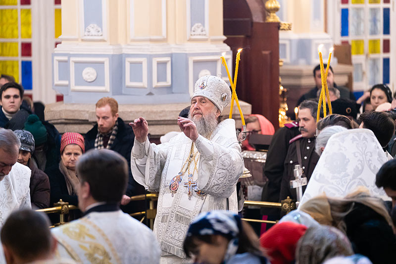 В праздник Крещения Господня глава Казахстанского митрополичьего округа совершил Литургию и великое освящение воды в Вознесенском соборе Алма-Аты