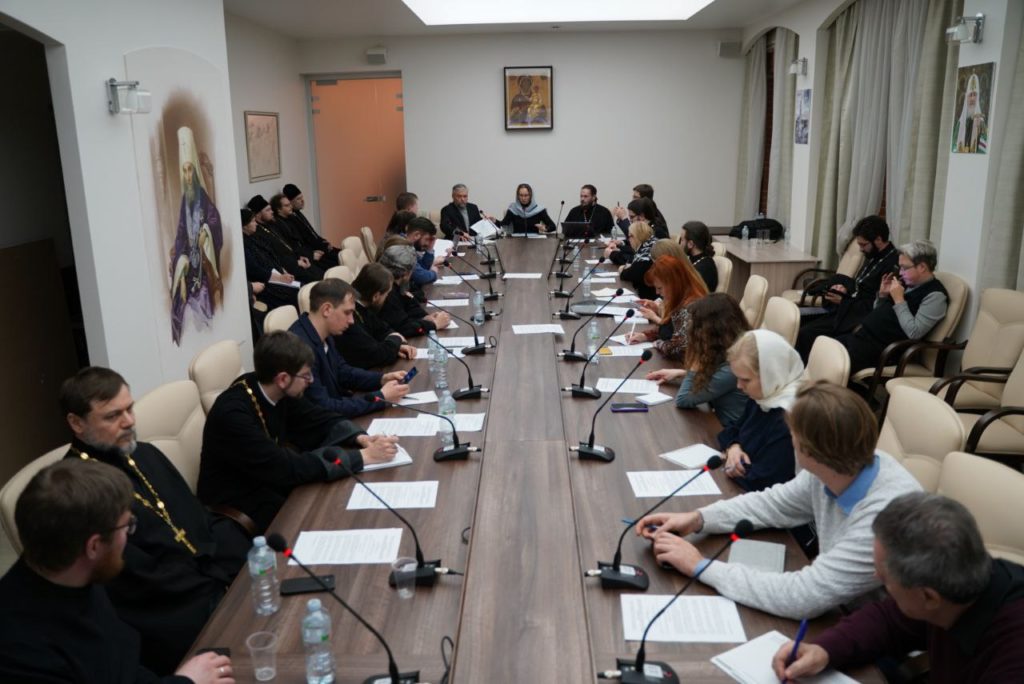 В Учебном комитете прошел круглый стол «Духовные школы в правовом поле»