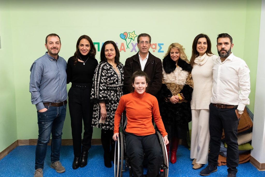 Η Χριστουγεννιάτικη γιορτή του ΚΔΑΠ ΑμεΑ Πειραιά «Παρέα Χαράς»