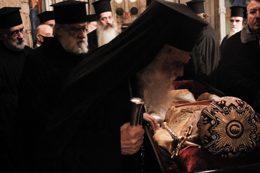 Τρισάγιο για τον μακαριστό Πατριάρχη πρώην Ιεροσολύμων Ειρηναίο από τον Αρχιεπίσκοπο Ιερώνυμο