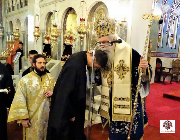 Σε συγκινησιακό κλίμα η εις Αναγνώστη χειροθεσία του Βασίλειου Σπηλιώτη από τον Μητροπολίτη Ευστάθιο