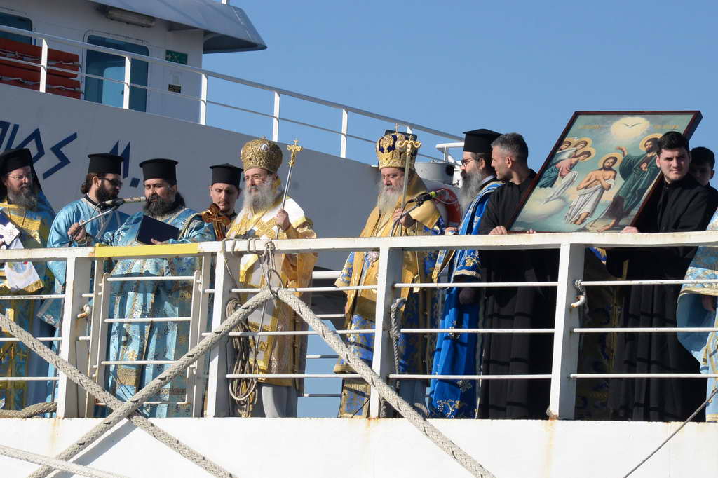 Συγκινητική η συμμετοχή των νέων στον εορτασμό των Θεοφανείων στην Πάτρα