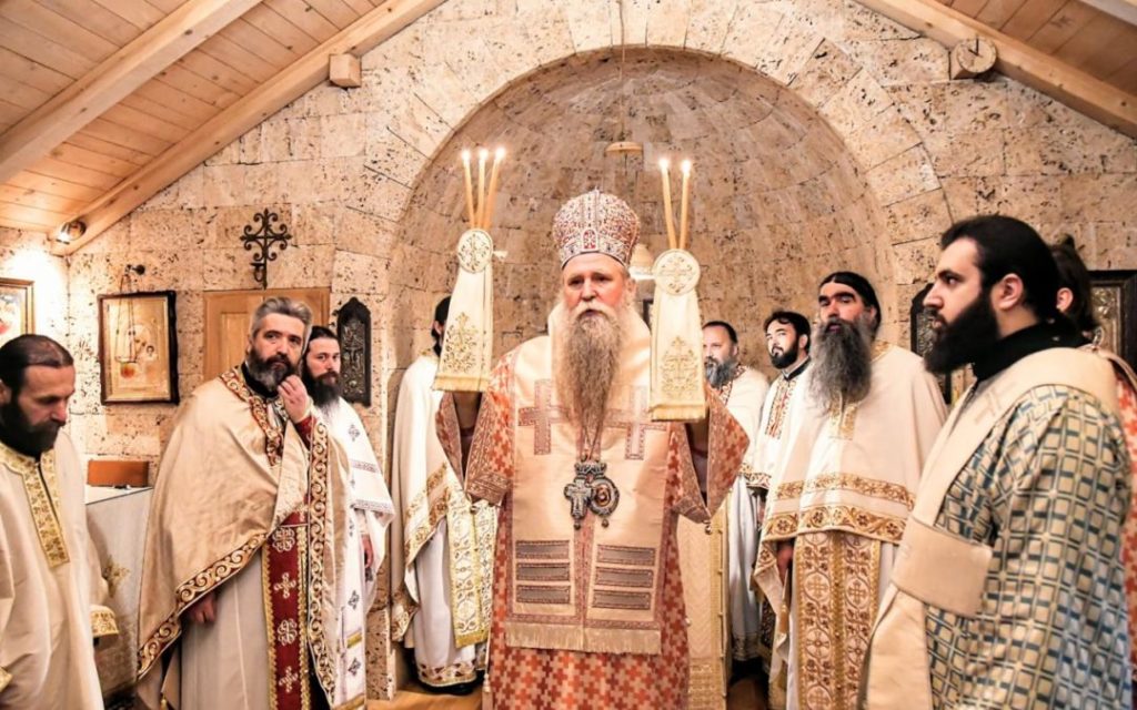 Митрополит Јоаникије у Дуљеву: Бог је Светом Стефану дао силу да се, попут Господа Исуса Христа на Голготи, моли за своје убице