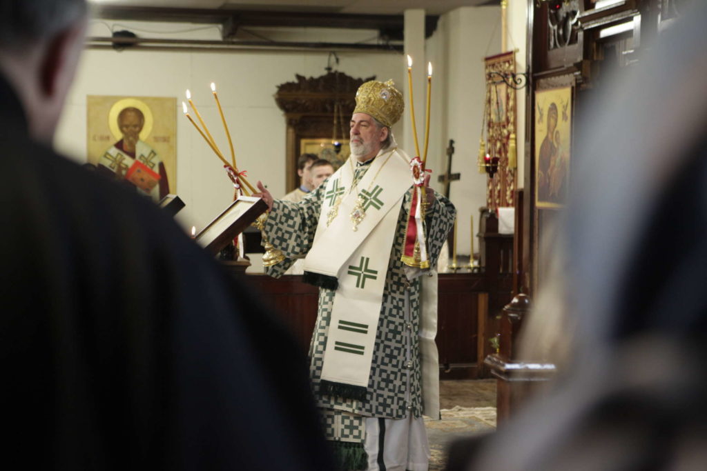Ο Αρχιεπίσκοπος Θυατείρων επισκέφθηκε το Εδιμβούργο για να παραδώσει χρηματική δωρεά