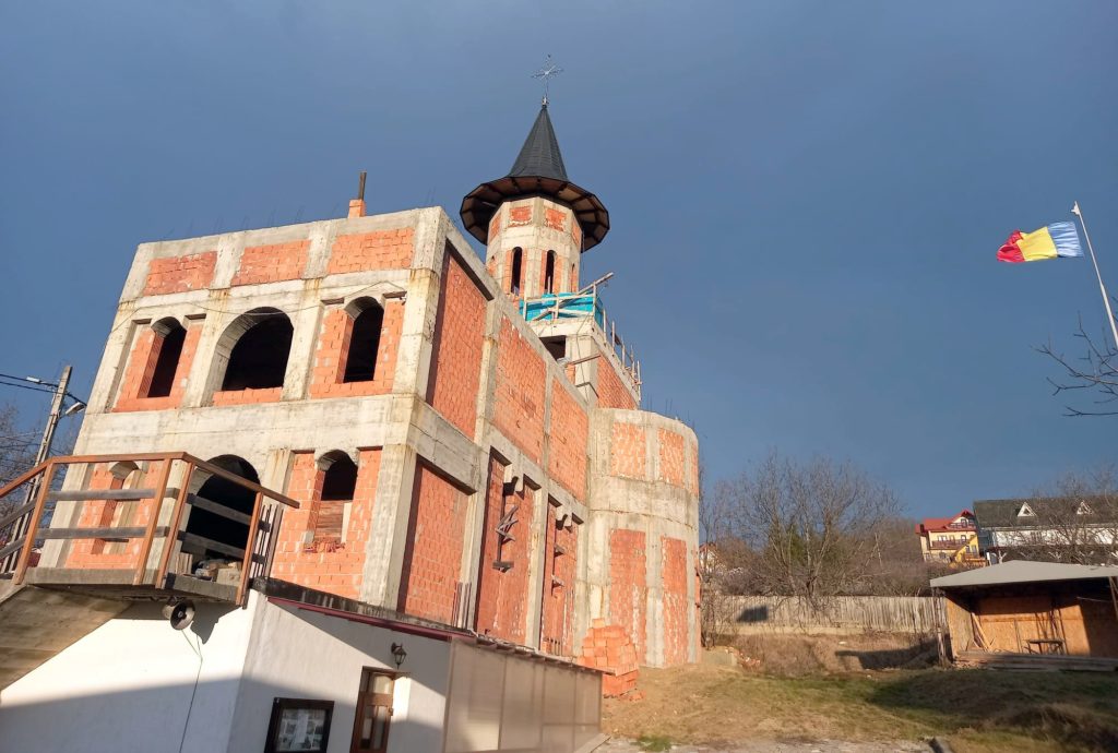 Hram în parohia ieșeană Cinstirea lanțului Sf. Ap. Petru. Se caută sprijin pentru construcția bisericii Pietrărie