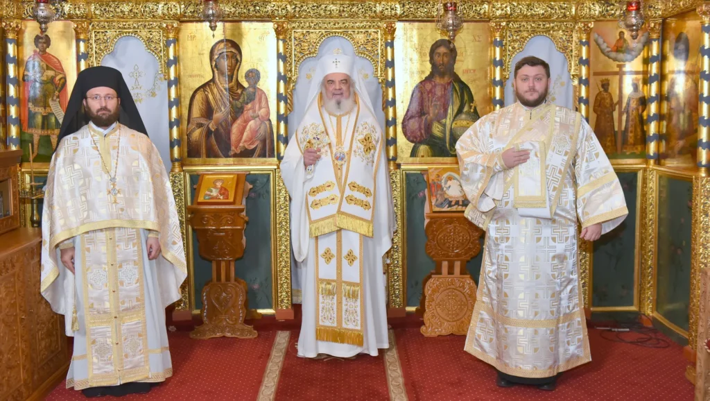 Patriarhul Daniel: Iisus Hristos ne arată că este drept şi demn ca omul să mulţumească pentru binefacerile primite