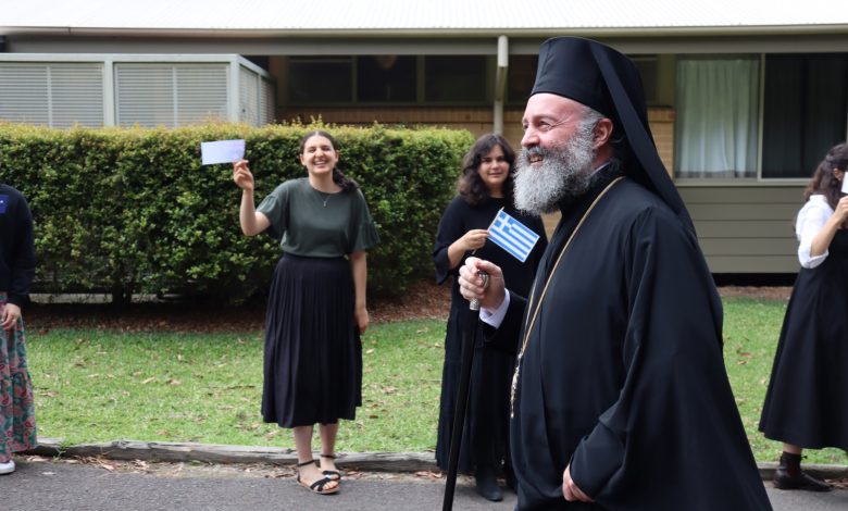 Ο Αρχιεπίσκοπος Αυστραλίας στη θερινή κατασκήνωση κοριτσιών της Χριστιανικής Ενώσεως