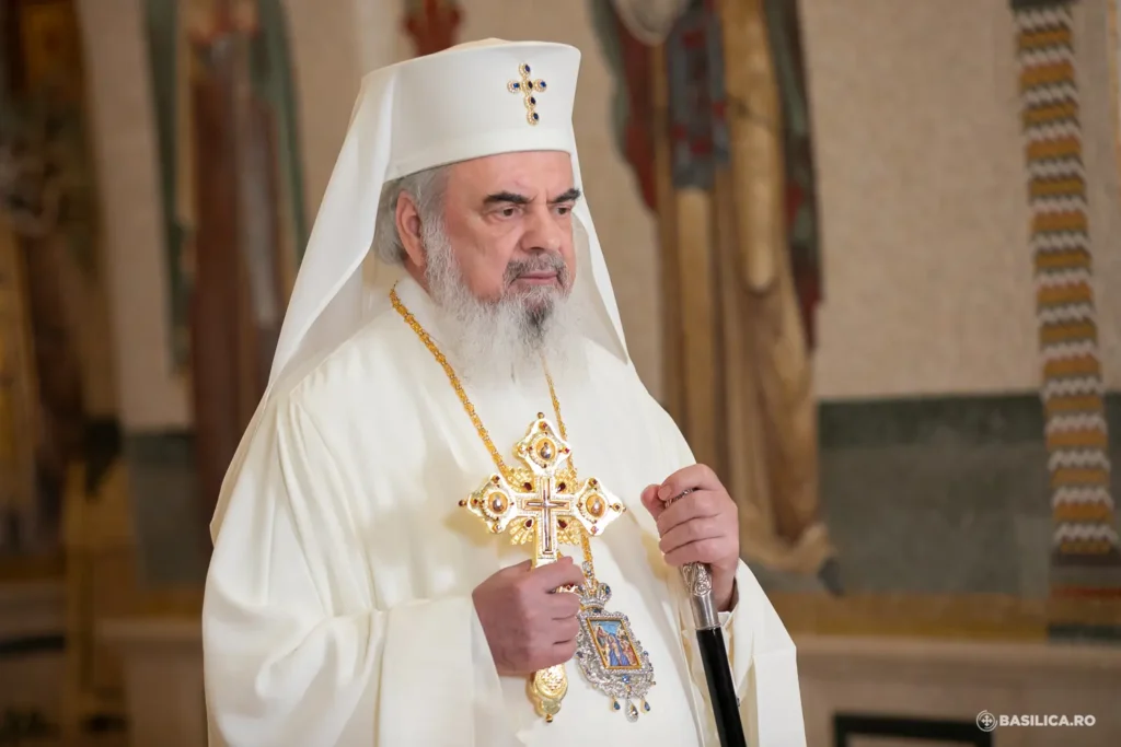 Patriarhul Daniel, în Ajunul Bobotezei: Creatorul vine în creația Sa, este o sărbătoare cu dimensiune cosmică