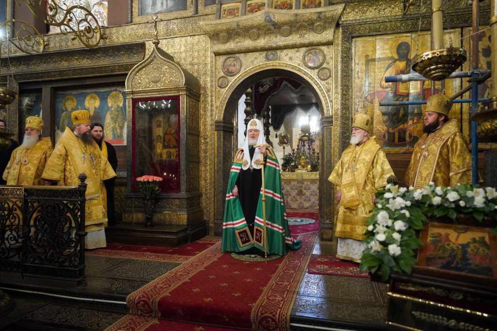 В Неделю по Богоявлении Предстоятель Русской Церкви совершил Литургию в Патриаршем Успенском соборе Московского Кремля