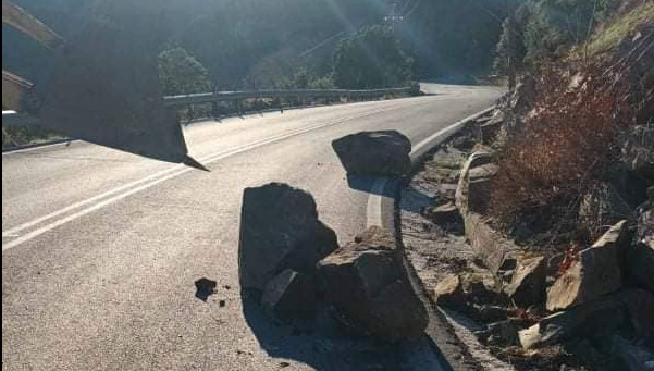 Μικρές ζημιές σε σπίτια και σε εκκλησία από τον σεισμό 4,9 βαθμών στη Λέσβο
