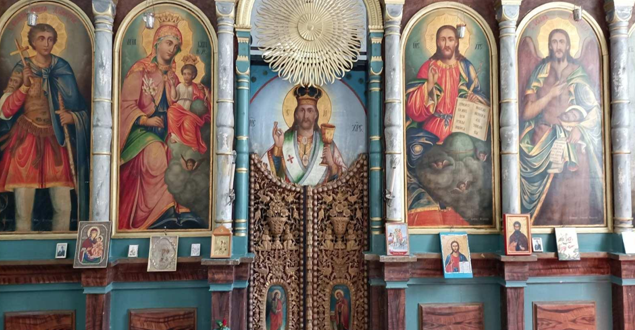 Скритите герои: Мъж възстанови храм със собствени средства и личен труд