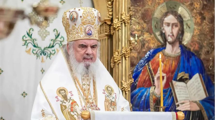 Patriarhul României: Sf. Trei Ierarhi, mari apărători ai prezenței lui Hristos Cel Smerit în oamenii care trec prin încercări