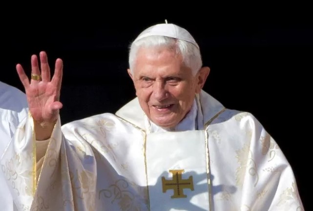 Συλλυπητήρια Αρχιεπισκόπου Αλβανίας για την εκδημία του Πάπα Βενέδικτου ΙΣΤ’