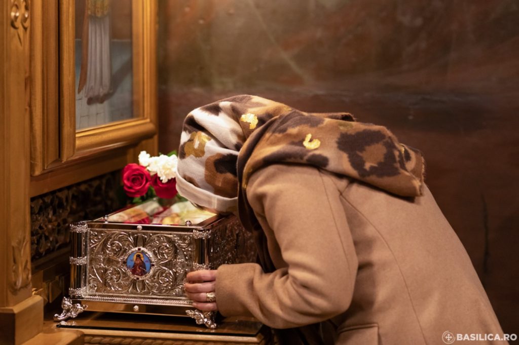 Βουκουρέστι: Υποδοχή Ιερών Λειψάνων της Αγίας Φιλοθέης του Άρτζες