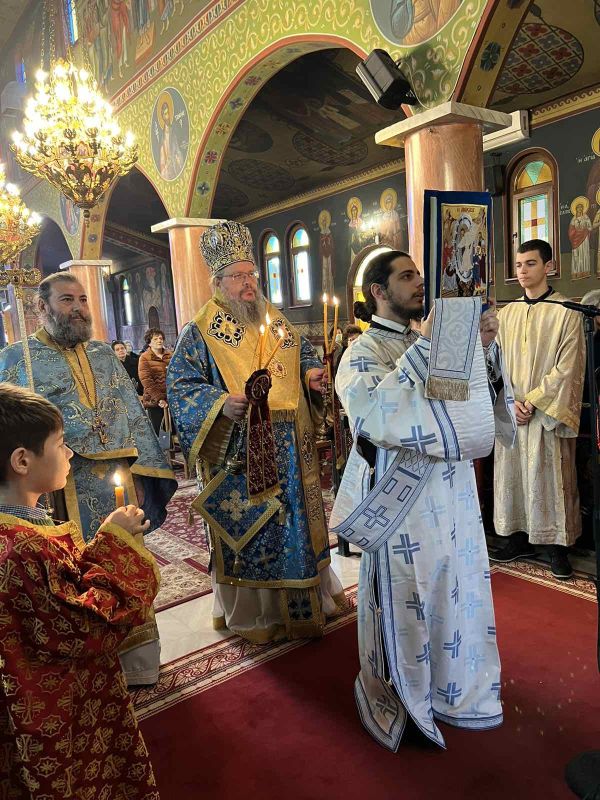 Στον Ιερό Ναό Αγίου Θωμά Λαρίσης ο Μητροπολίτης Ιερώνυμος
